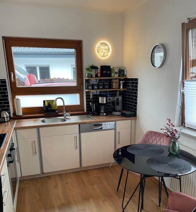 Cozy Wilkipartment Bis 4 Pers - Hund - Netflix - Wlan - Wintergarten - Coffeebar - Popcorn Verl Exterior photo